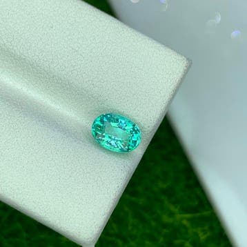 1 pcs Vert Émeraude - 1.05 ct - International Colored, Nieuw