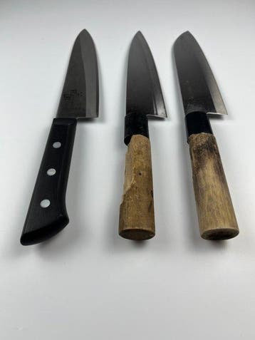 Traditional Japanese Santoku knives set by Seki Magoroku