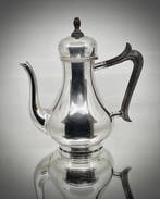Voorschoten - Koffiepot - pear-shaped body - .835 zilver -