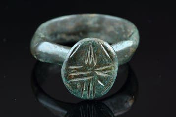 Middeleeuwen, kruisvaardersperiode Brons Bronzen ring met