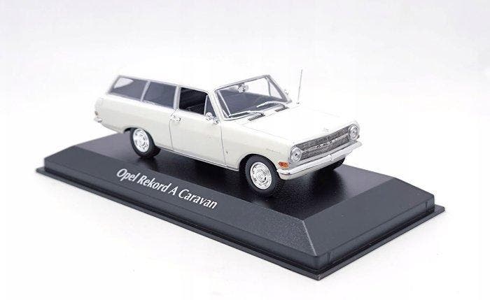 MaXichamps 1:43 - Model stationwagon - Opel Rekord A Caravan, Hobby en Vrije tijd, Modelauto's | 1:5 tot 1:12