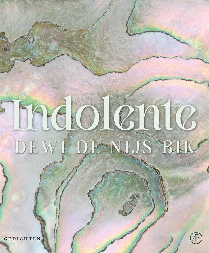 Indolente (9789029539760, Dewi De Nijs Bik-Plasman), Antiquités & Art, Antiquités | Livres & Manuscrits, Envoi