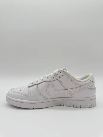 Nike - Nike Dunk Low Triple White (2021) (W) - Sneakers -