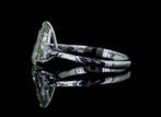 Ring - 14 karaat Witgoud - 2.30ct. tw. Groen Diamant (Fancy, Nieuw