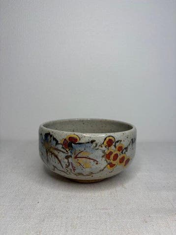 Japanse Shino-aardewerken chawan – natuurlijk asglazuur –