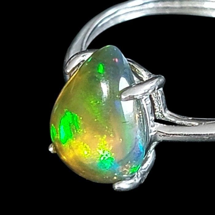 Welo-opaal uit Ethiopië. Prachtige, intense kleuren., Collections, Minéraux & Fossiles