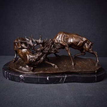 Beeld, Exclusief bronzen sculptuur van vechtende herten 43