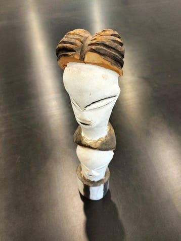 Grote houten totemsculptuur met drie hoofden - Afrikaanse, Antiek en Kunst