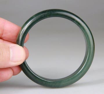 Bracelet chinois - Couleur Verte Foncee - Pierre sculptee