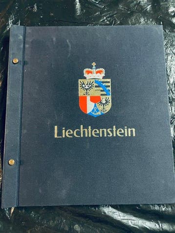 Monde - Collection / Chercheur Liechtenstein + Autriche, Gestempeld