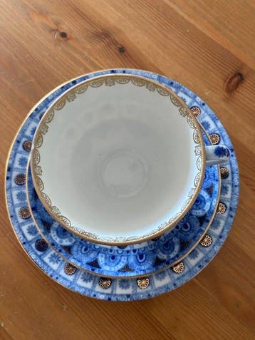 Lomonosov Imperial Porcelain Factory - Tasse et soucoupe -