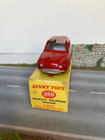 Dinky Toys 1:43 - Modelauto - Renault Dauphine Minicab - Met