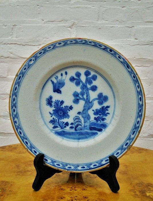 Bord - Weinig voorkomend Chinoiserie decor van duikende, Antiek en Kunst, Antiek | Glaswerk en Kristal