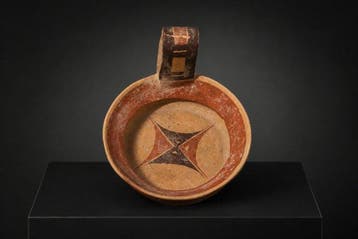 Oud-Grieks Dauniaans-Messapisch aardewerk met versiering -