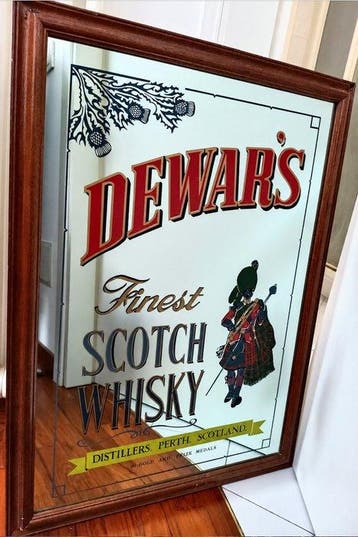 Dewar’s Finest Scotch Whisky - Spiegel - Glas, Hout - Kader