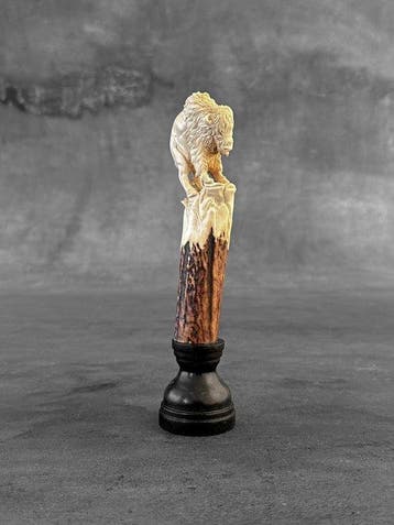 Snijwerk, NO RESERVE PRICE - Stunning Bison carving from