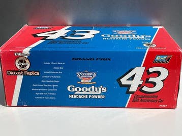 Revell 1:18 - Voiture de course miniature - Pontiac Grand
