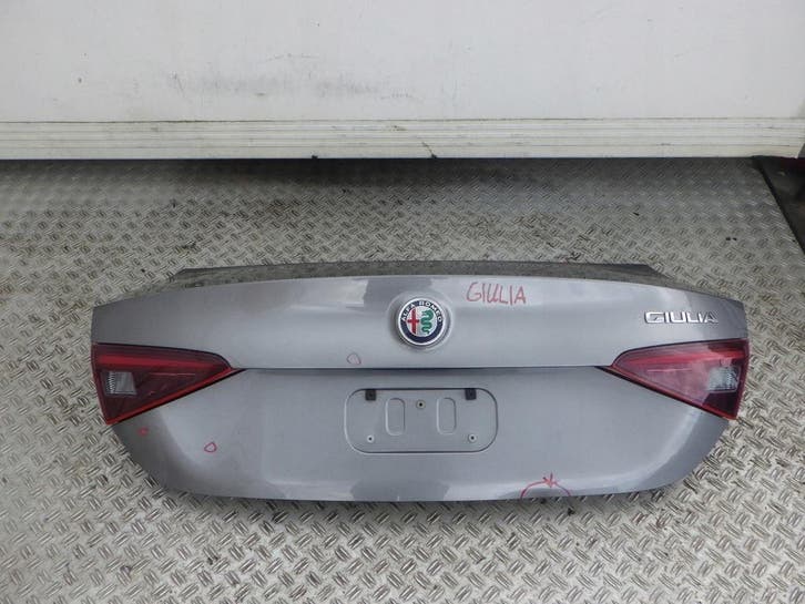Alfa Romeo Giulia achterklep, Auto-onderdelen, Carrosserie, Gebruikt, Verzenden