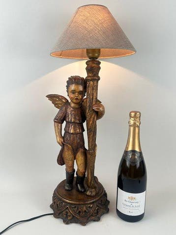 Tafellamp met beeldje - Hout - Een antieke engelenlamp