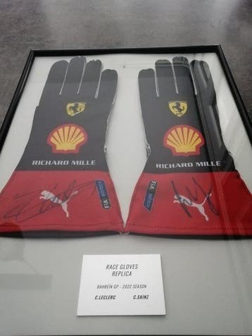 Ferrari - Formule 1 - Leclerc - 2022 - Pitcrew handschoenen