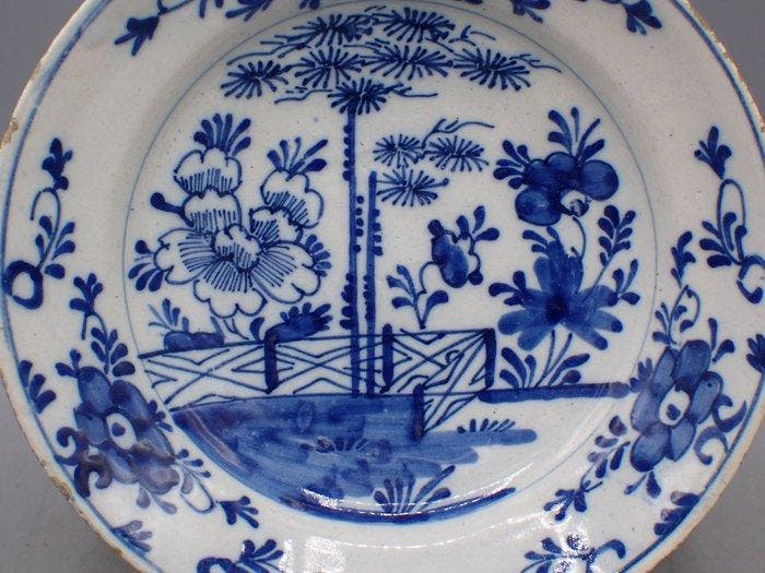 Delft, Plateelbakkerij - Schotel - Aardewerk - Chinoiserie, Antiquités & Art, Antiquités | Verre & Cristal