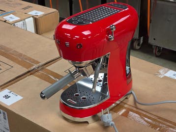 Espressomachine Smeg ECF02RDEU, Nieuw in verpakking