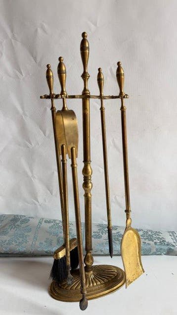 Brass Fireplace Tool Set – 4 Tools + Stand – Ornate Handles, Antiek en Kunst