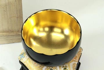 Objets bouddhiques - Lotus-Shaped Sahari Orin Bell Set par