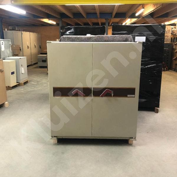 Gebruikte brandwerende kluis Hadak 2, Maison & Meubles, Extincteurs & Coffres-forts, Envoi