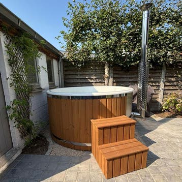 Luxe Hottub met Hydromassage | Houtgestookt | 4-6 Personen, Verzenden, Vast