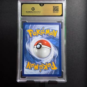 Pokémon - 1 Graded card - Pikachu SWSH143 Foil, Promo card,, Hobby en Vrije tijd, Nieuw