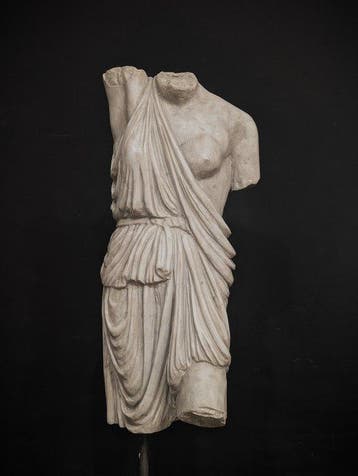 sculptuur, Amazzone in marmo carrara - 106 cm - Marmer