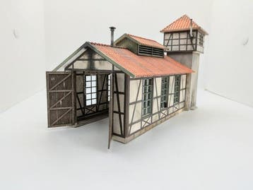 Handgemaakt - Diorama Handgemaakte verweerde locomotiefloods, Hobby en Vrije tijd, Nieuw