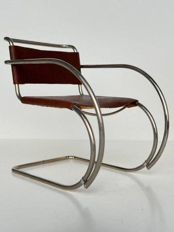 Vitra Design Museum - Ludwig Mies van der Rohe - Stoel - MR
