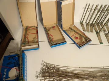 Märklin H0 - Fixation pour train miniature (67), Hobby & Loisirs créatifs