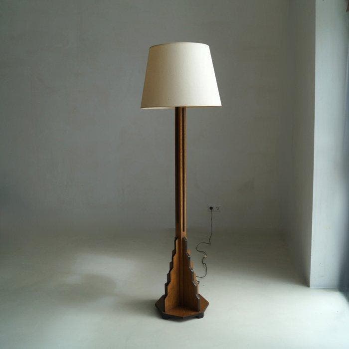 Staande lamp - Eik - Base - Amsterdamse School, Antiquités & Art, Art | Objets design