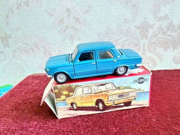 Mercury 1:43 - Voiture miniature - Fiat 125 Berlina