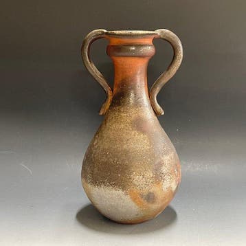 Eenbloemige vaas - Aardewerk - Japan - Bizen-aardewerk door, Antiek en Kunst