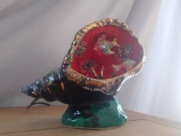 Vallauris - Lampe de table - Coquillage avec scène fond