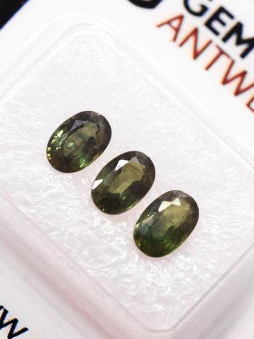 Sans prix de réserve - 3 pcs Vert Saphir - 1.84 ct - Gem, Bijoux, Sacs & Beauté