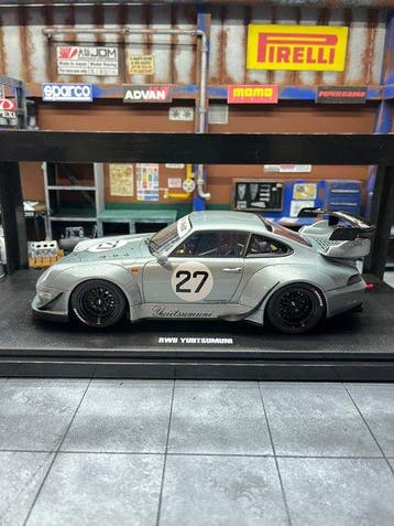 GT Spirit 1:18 - Modelauto - Signed by Akira Nakai San