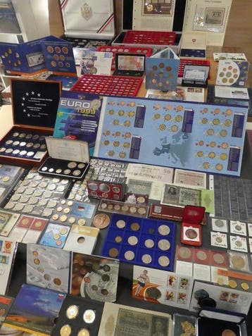 Europa. Collection of coins/banknote/medals/euro inkl. pp, Postzegels en Munten