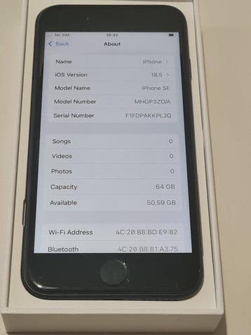 Apple iPhone SE (2020, 2nd Generation) – 64 GB – Black –, Nieuw
