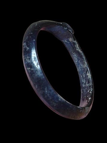 Oud-Romeins Stunning Dark Blue Glass Armband
