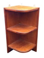 Rek - Drie planken - Hout - hoekbescherming