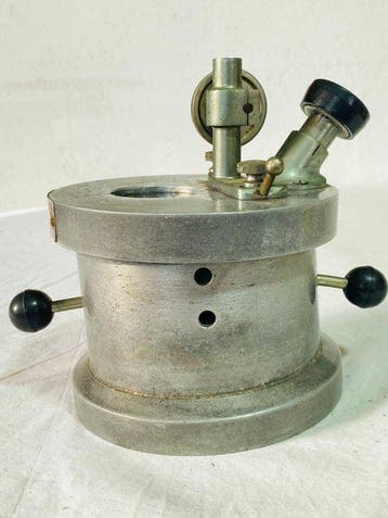 Microscope - ETS F. Michel , Ancien microscope de contrôle