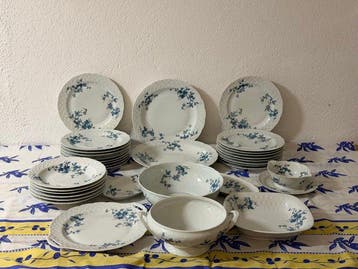 Bernardaud & Co. Limoges - Tafelservies (33) - Saint Saens -, Antiquités & Art