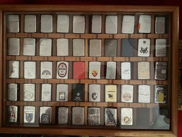 Collezione esclusiva di 48 Zippo Vintage - dal 1957 al 2018-, Nieuw