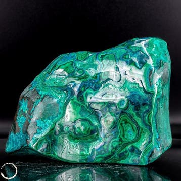 Natuurlijke azuuriet–chrysocolla–malachiet sculptuur – Een