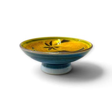 Exquis gobelet à saké en porcelaine Kutani par Matsumoto